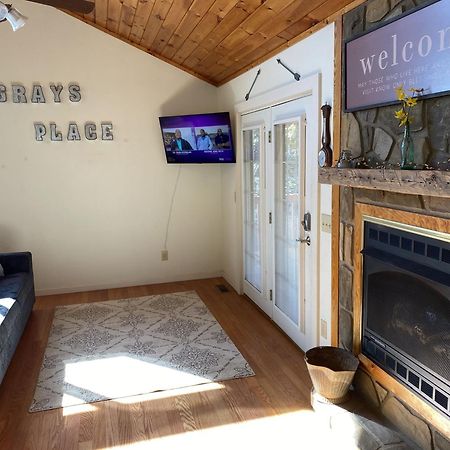 Gray'S Place On Cosby Creek - 2 Bedrooms, 2 Baths, Sleeps 6 Home Kültér fotó